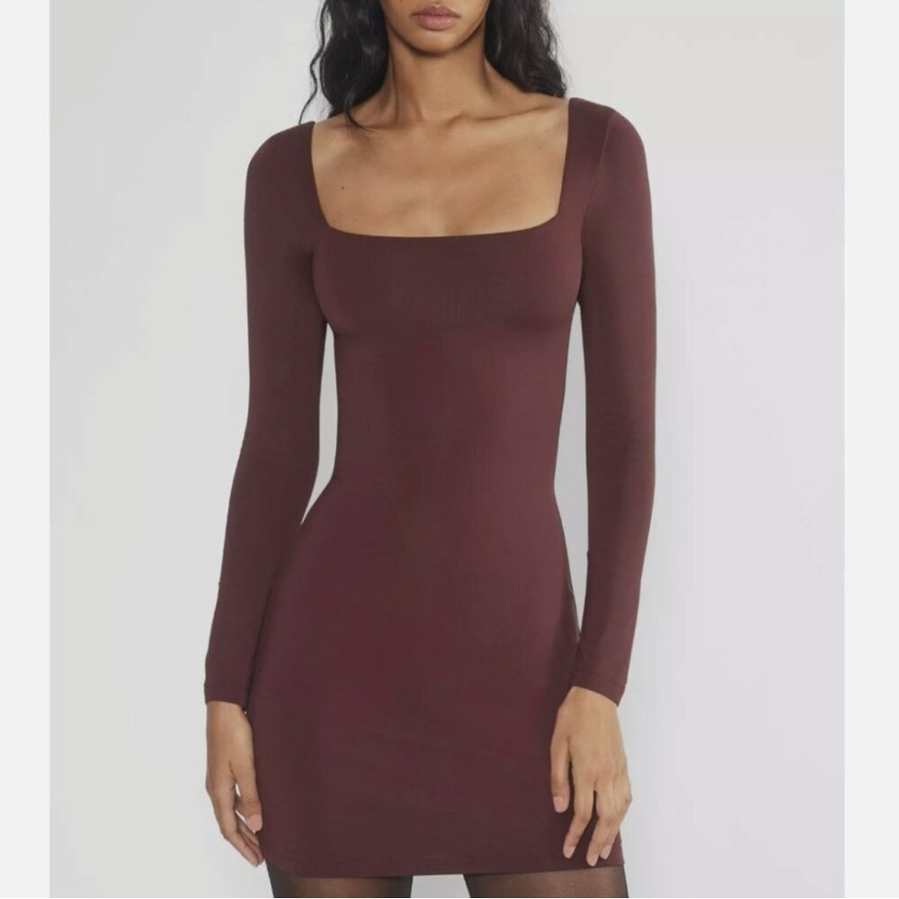 NWOT BROWN Babaton Contour Square Neck Long Sleeve Mini Dress
